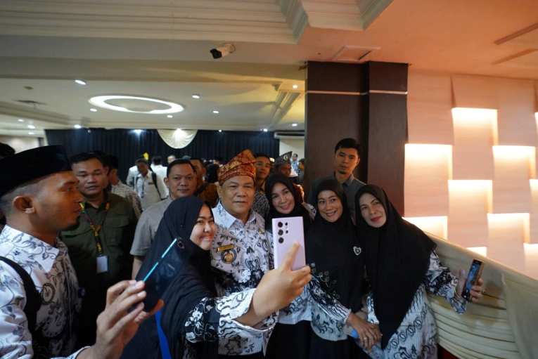 Hadiri Konferensi XXIII PGRI Riau, Pj Gubri: Pendidikan Itu Pilar Utama Pembangunan Bangsa
