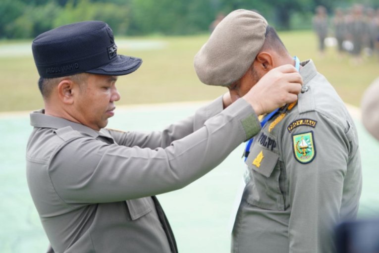Gubri Pimpin Apel Latihan Penyegaran Satpol PP, Garda Terdepan Penegakan Disiplin ASN
