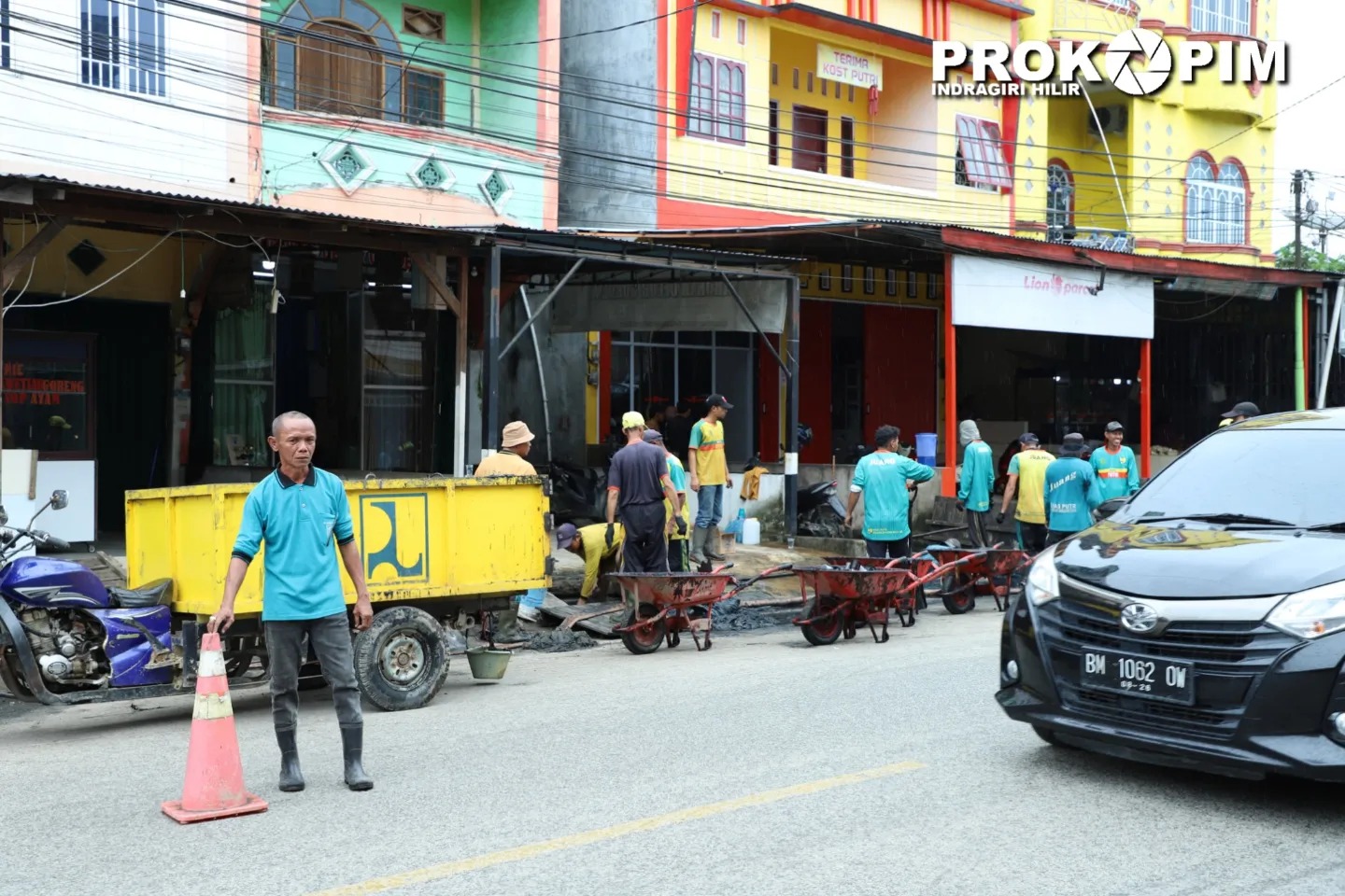 Antisipasi Genangan Air Di Kota Tembilahan, Pj. Bupati Inhil Pantau Langsung Normalisasi Saluran Air di Jl. M. Boya