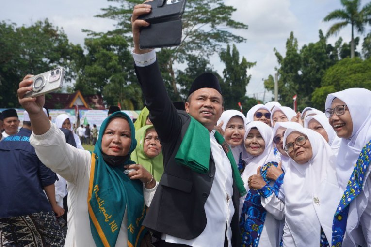 Peringatan Hari Santri 2025 di Riau Berlangsung Khidmat, Gubri Berpesan Kawal Kemerdekaan dengan Iman