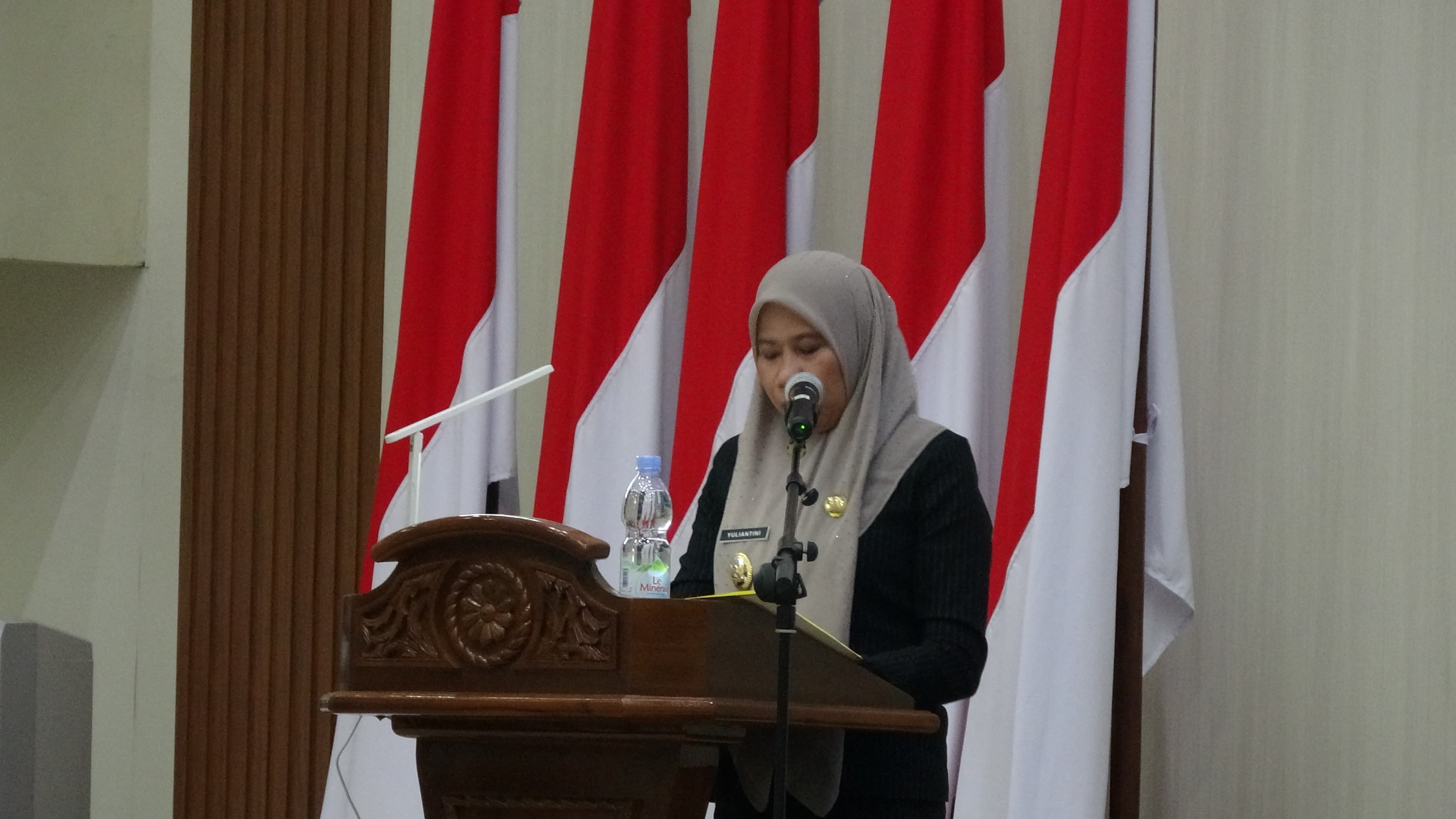 Wakil Bupati sampaikan penjelasan Bupati terkait Ranperda administrasi pemerintahan desa dalam rapat paripurna DPRD Inhil