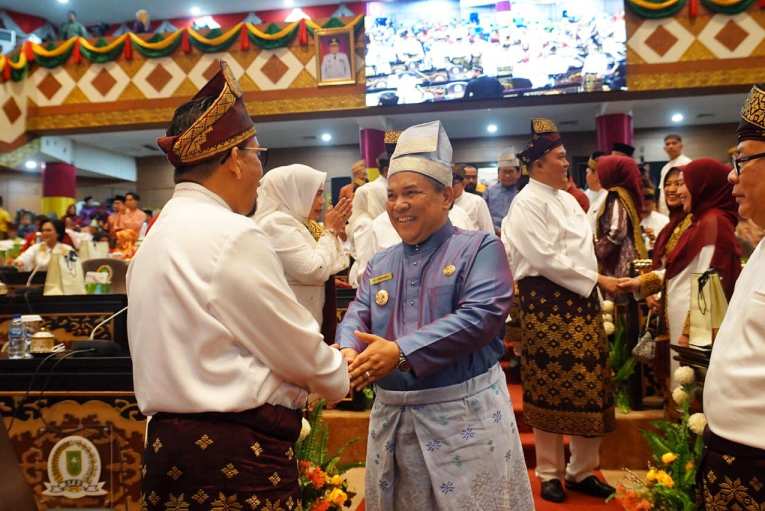 Rapat Paripurna HUT ke-67 Riau, Pj Gubri Sampaikan Capaian Ekonomi dan Penurunan Stunting