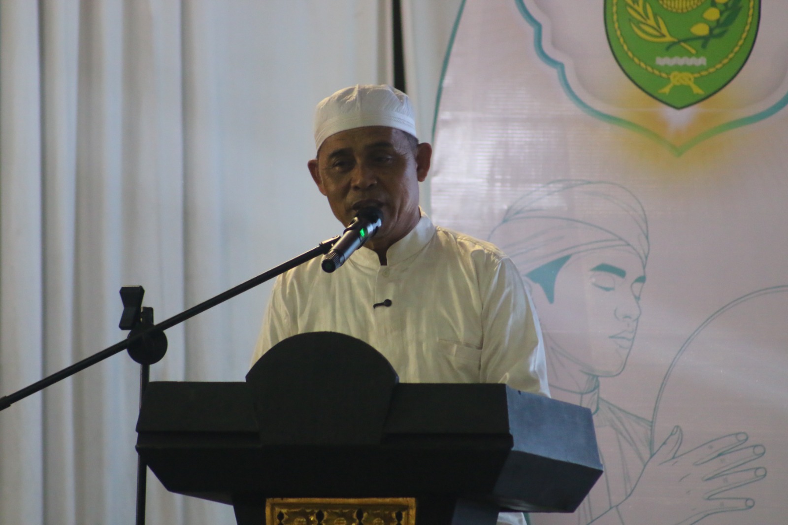 Bupati Herman Tutup Festival Hadroh Al Banjar Tingkat Provinsi Riau di Tembilahan