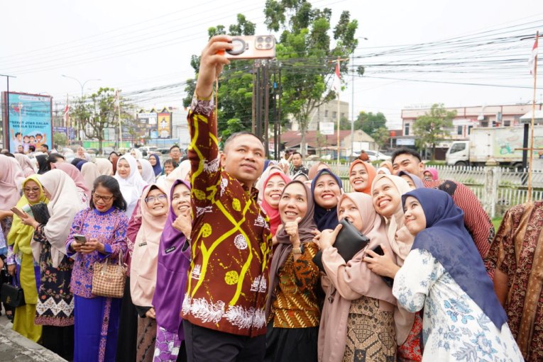 Peringati HKJS 2025 di RSJ Tampan, Gubri Wahid: Pendekatan Humanis Jadi Faktor Penting