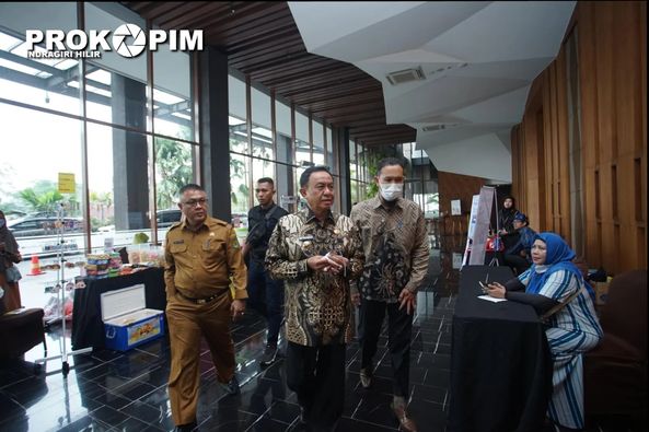 Pemkab Inhil Raih Dua Penghargaan Riau Investment Award 2023