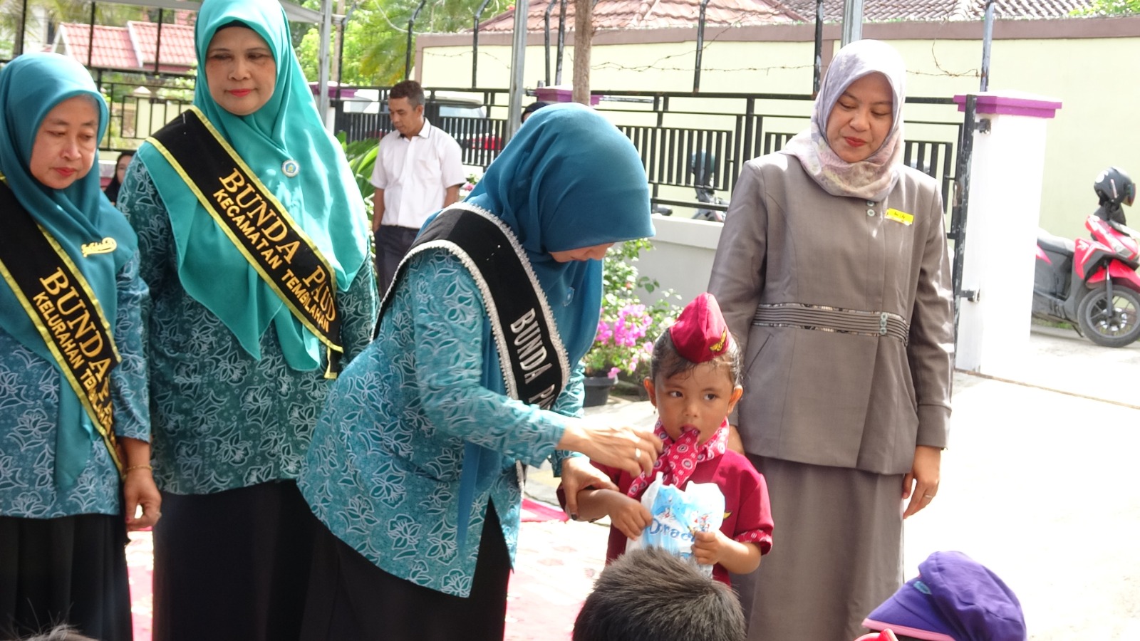 Wujudkan PAUD berkualitas, Bunda PAUD Katerina Susanti Herman, sambangi TK Viedu Inklusi di Jalan Kembang Tembilahan