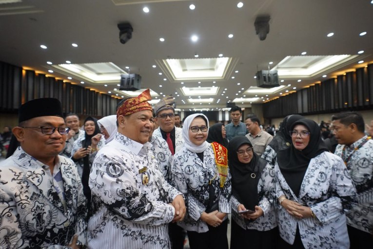 Hadiri Konferensi XXIII PGRI Riau, Pj Gubri: Pendidikan Itu Pilar Utama Pembangunan Bangsa