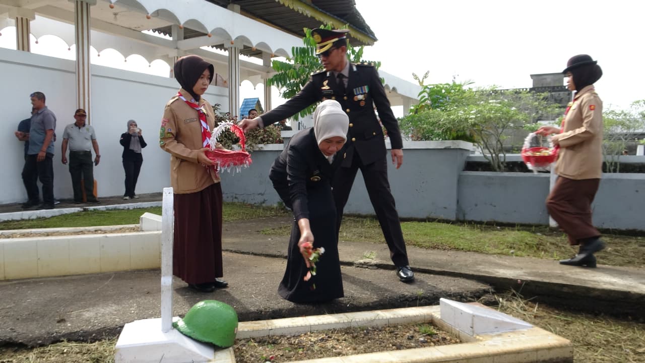 Wabup Inhil Ajak Generasi Muda Hargai Jasa Pahlawan