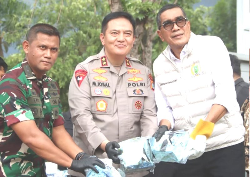 Wakil Ketua DPRD Riau Hadiri Pemusnahan Barang Bukti Hasil Razia Cipta Kondisi