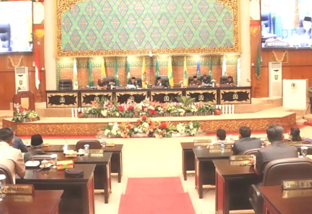 Rapat Paripurna Pembentukan AKD Digelar, Susunan Komisi di DPRD Riau Terbentuk