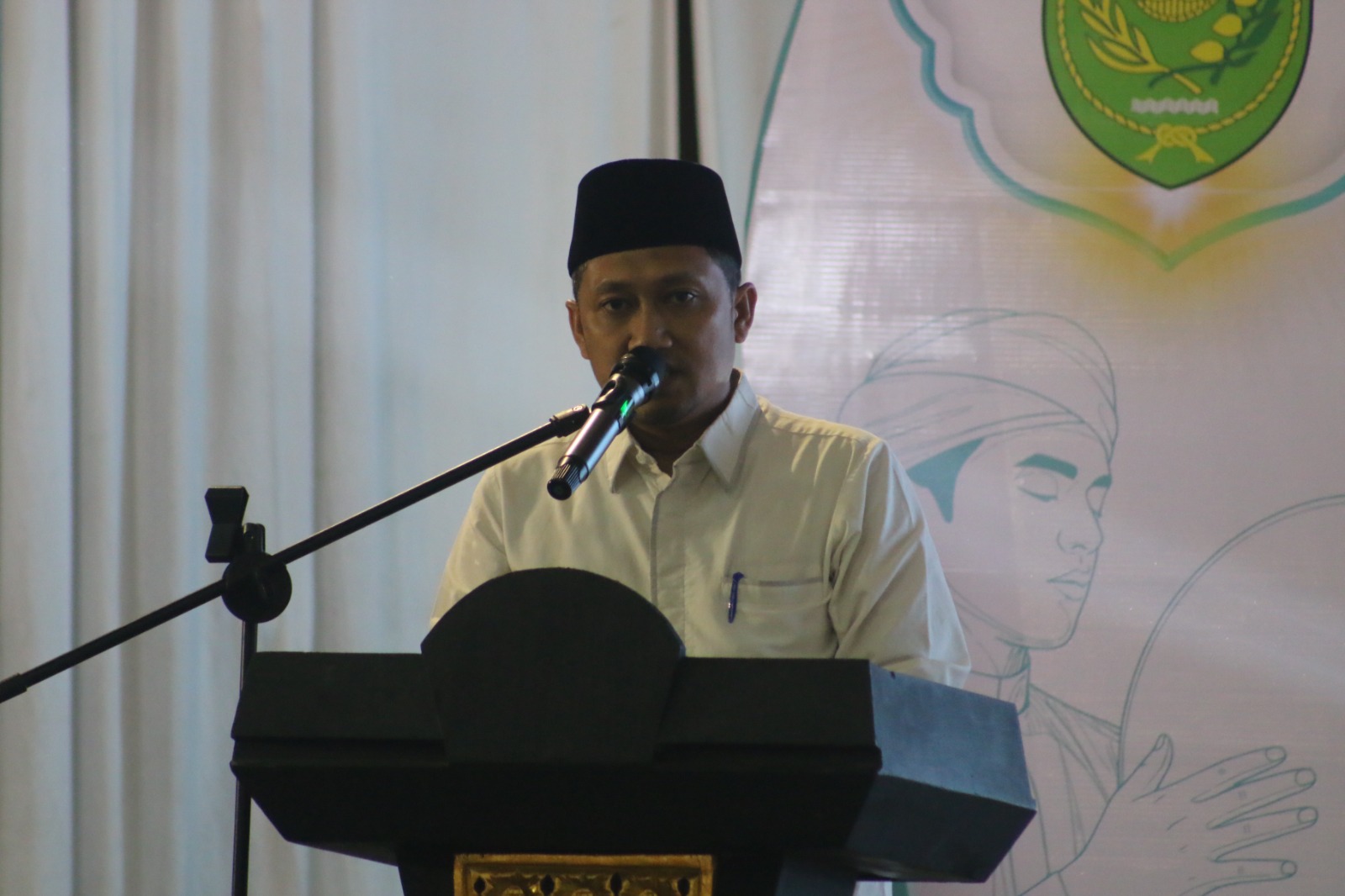 Bupati Herman Tutup Festival Hadroh Al Banjar Tingkat Provinsi Riau di Tembilahan