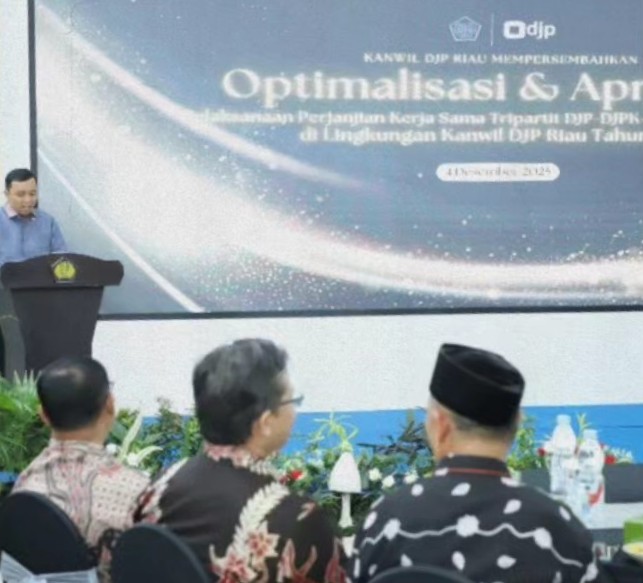 Hadiri Optimalisasi dan  Apresiasi Pelaksanaan PKS Tripartid , Bupati Inhil Terima 2 Penghargaan Apresiasi