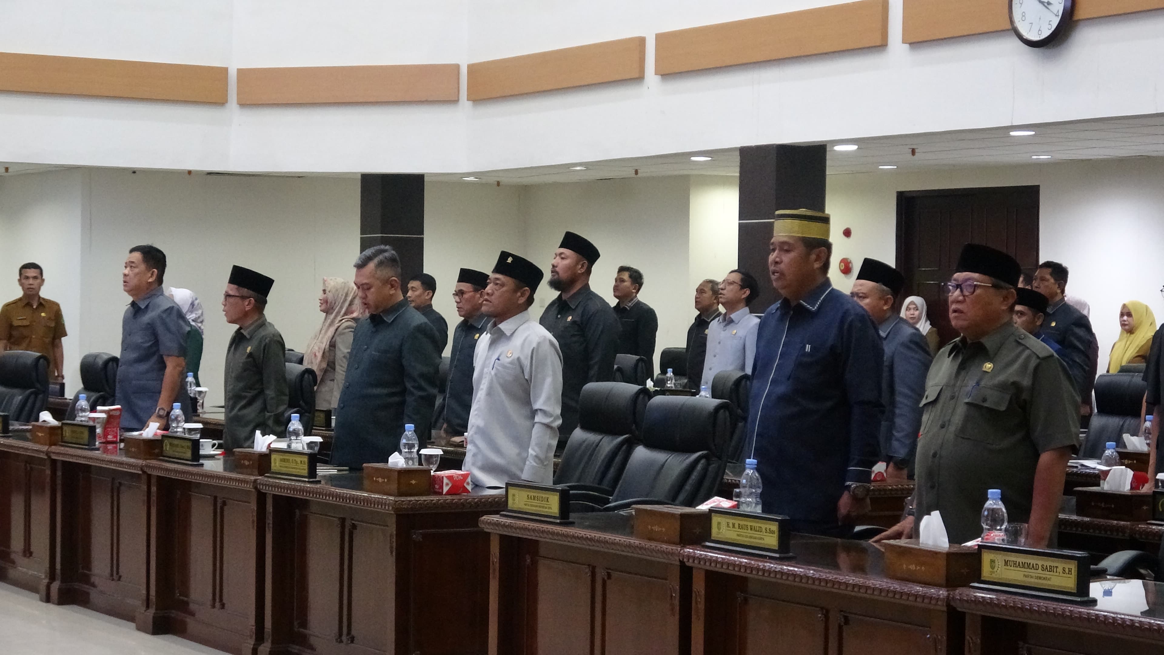 Wakil Bupati sampaikan penjelasan Bupati terkait Ranperda administrasi pemerintahan desa dalam rapat paripurna DPRD Inhil