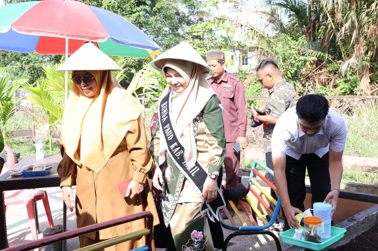 Bunda PAUD Inhil Lakukan Kunjungan Kerja ke TK ABA, Dorong Penguatan Wajib Belajar 13 Tahun