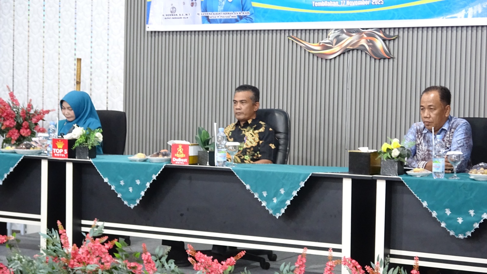 Bupati dan Ketua TP PKK Inhil Serukan Keaktifan dan Inovasi Peserta pada Bimtek 10 Program Pokok