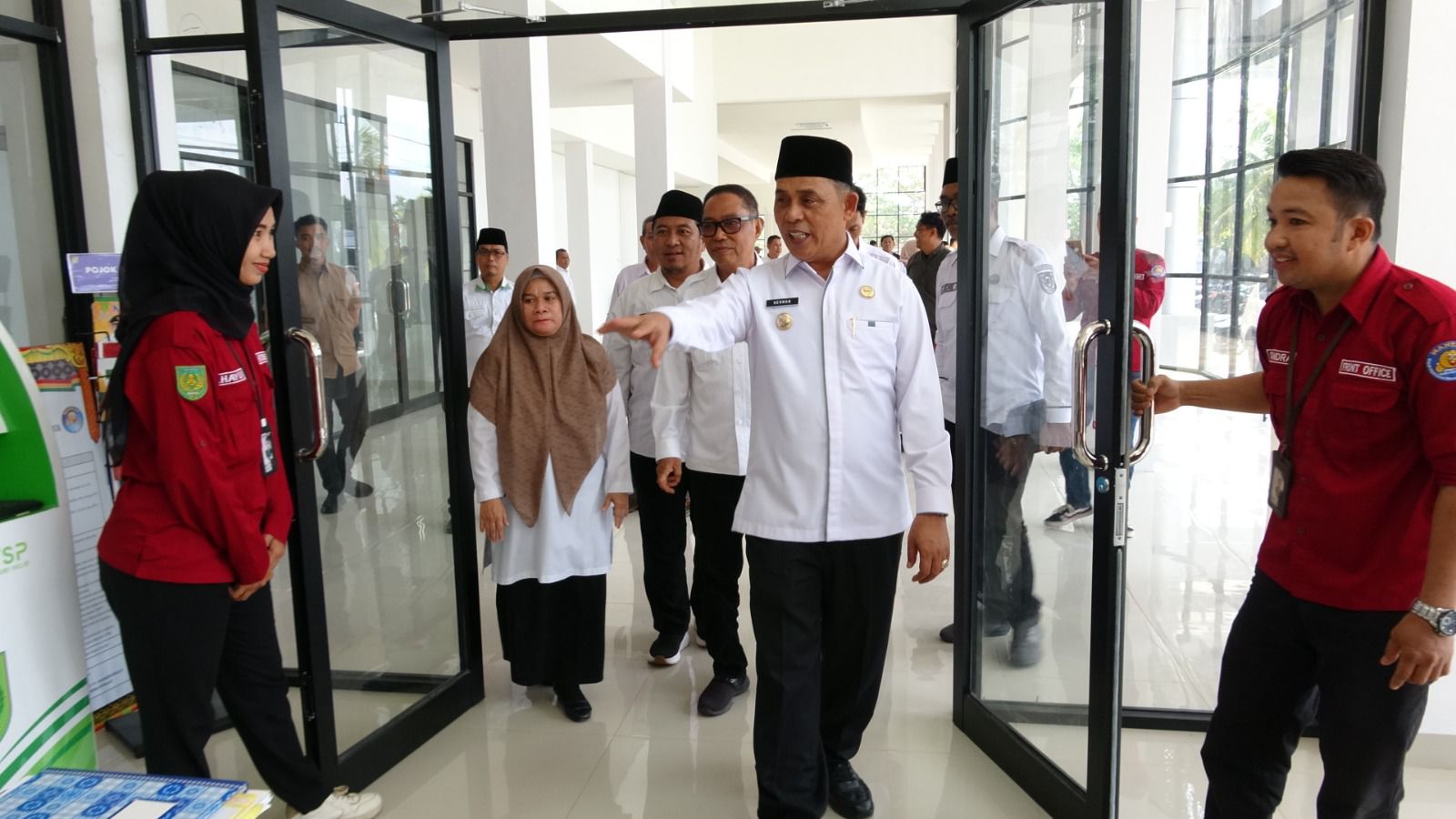 Bupati Inhil H. Herman Saksikan Penandatanganan Kerja Sama Gerai Mal Pelayanan Publik