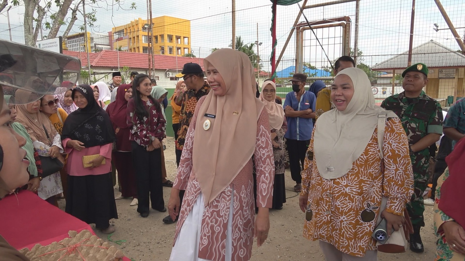Tinjau Pasar Murah, Wabup Inhil Harapkan Ketahanan Pangan Keluarga Terjaga Jelang Idul Adha