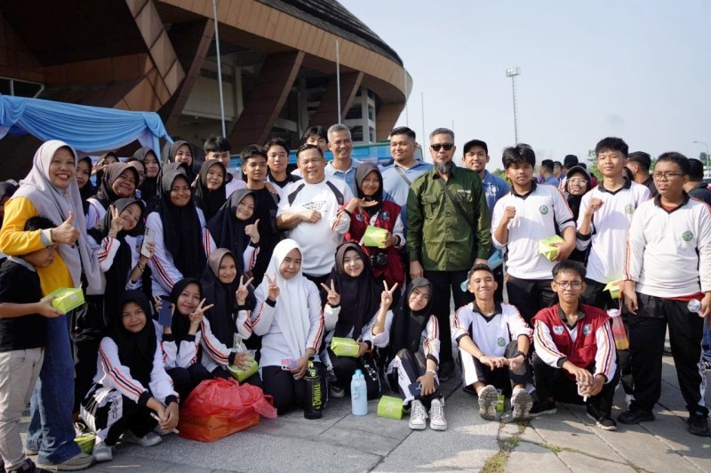 Plt Gubri SF Hariyanto Pimpin Aksi Peduli Lingkungan di Stadion Utama
