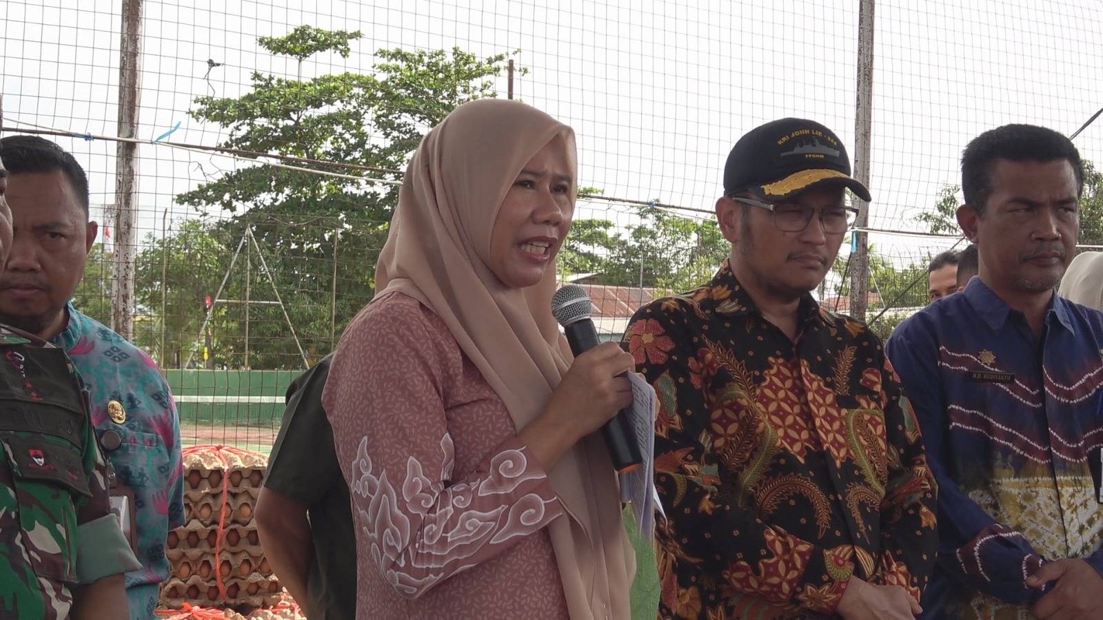 Tinjau Pasar Murah, Wabup Inhil Harapkan Ketahanan Pangan Keluarga Terjaga Jelang Idul Adha
